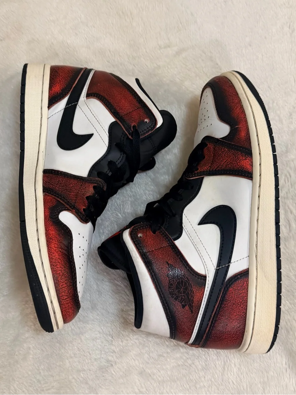 Jordan 1 Mid Wear-Away Infrared Chicago Men’s Size 8.5 - #DV9565-006